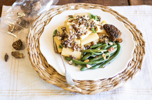 morel-sauce_a-guide-to-enhancing-your-menu-with-mushrooms